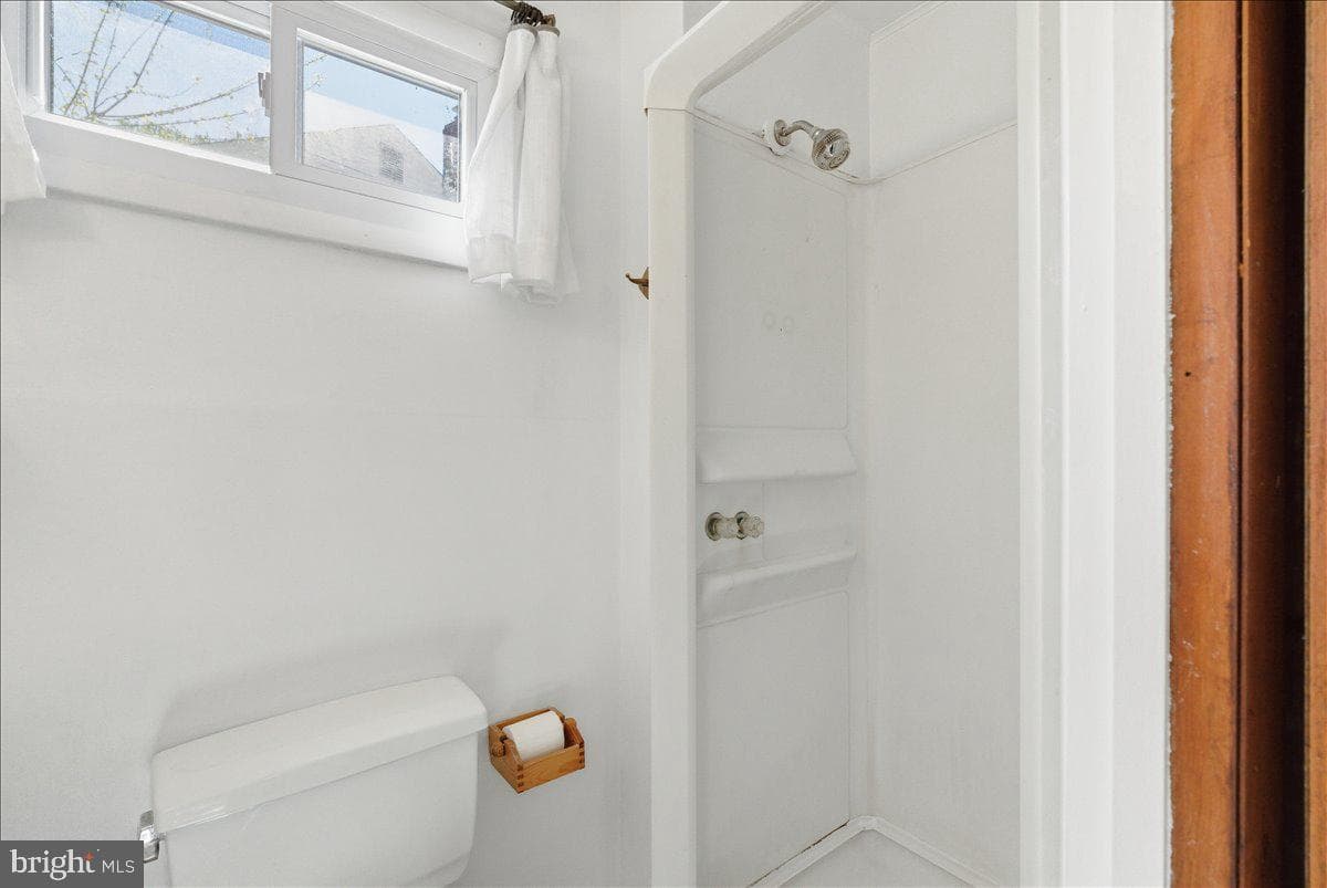 941 Patrick Henry Drive photo 22