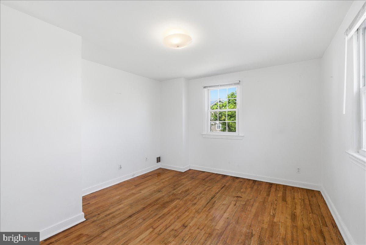 941 Patrick Henry Drive photo 25