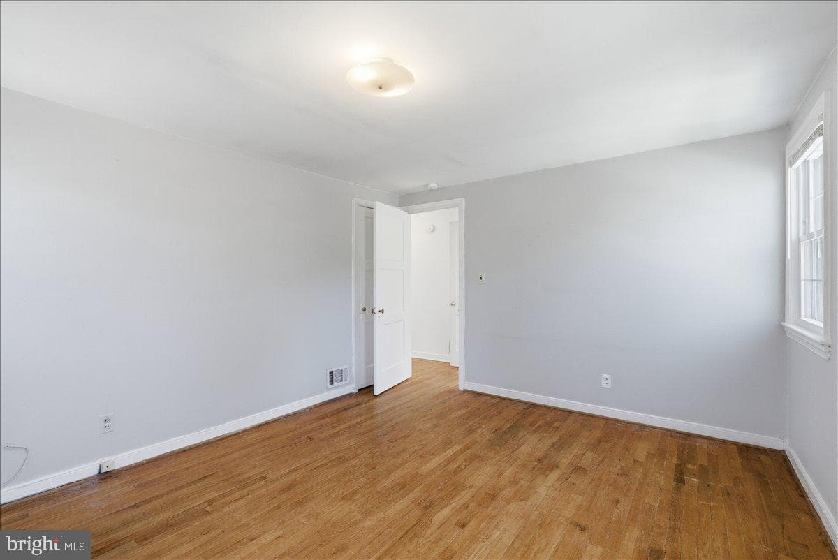 941 Patrick Henry Drive photo 26