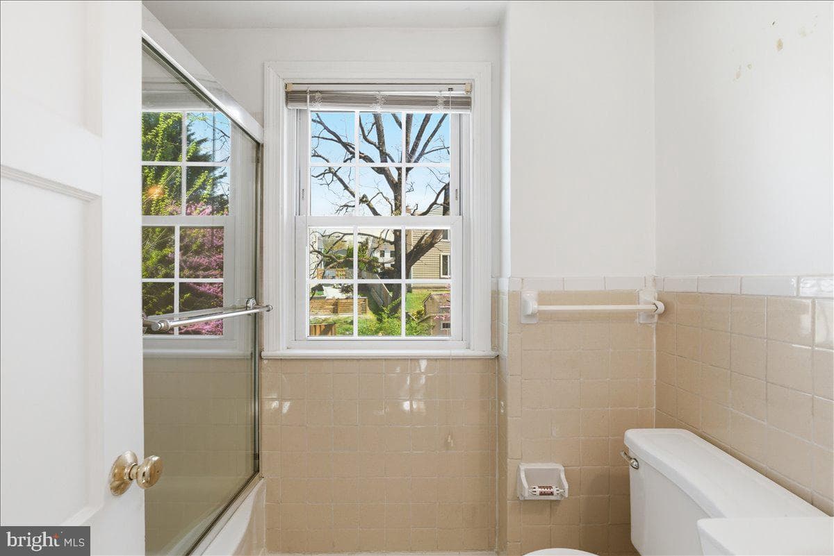 941 Patrick Henry Drive photo 32