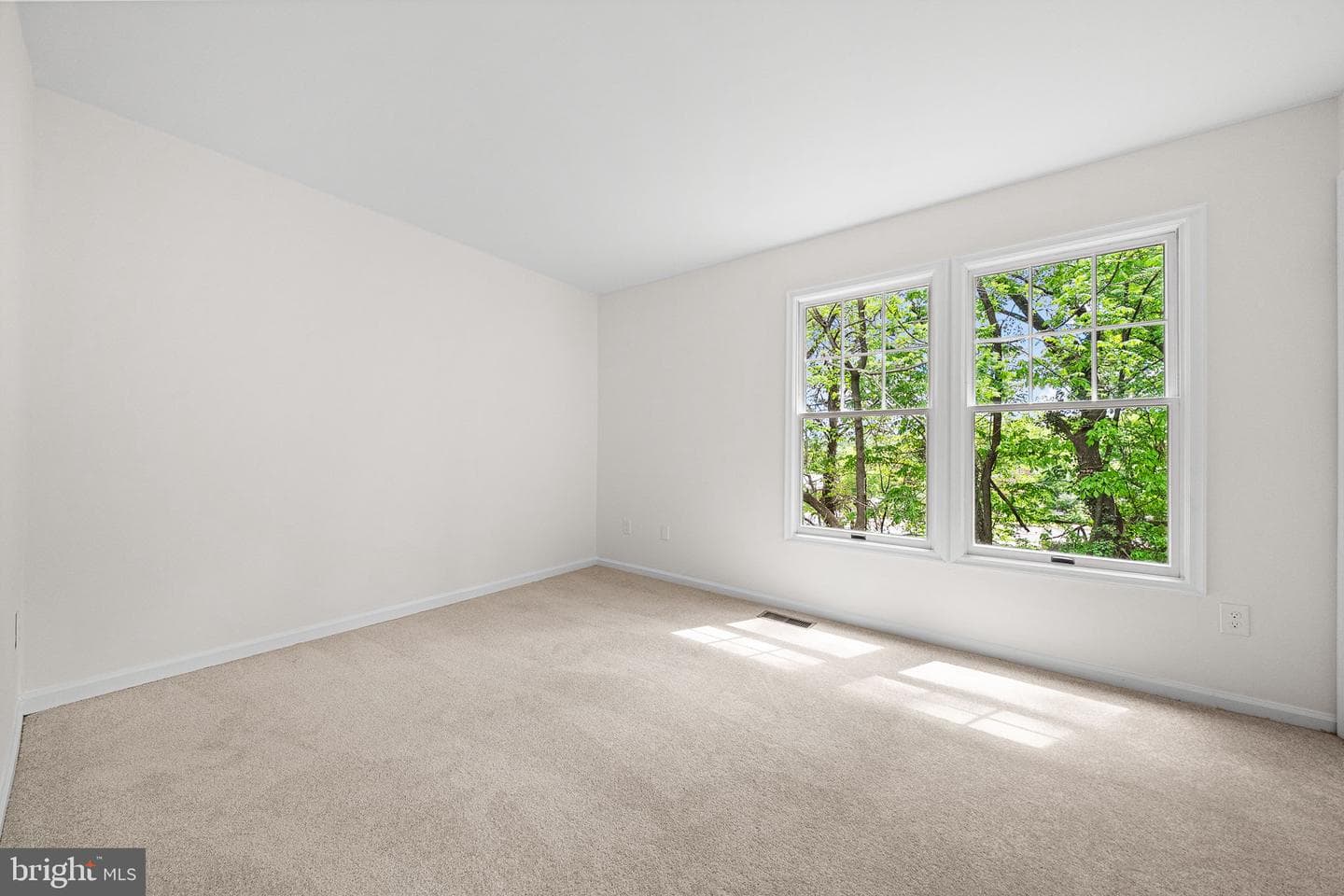 5048 9th Street S photo 17