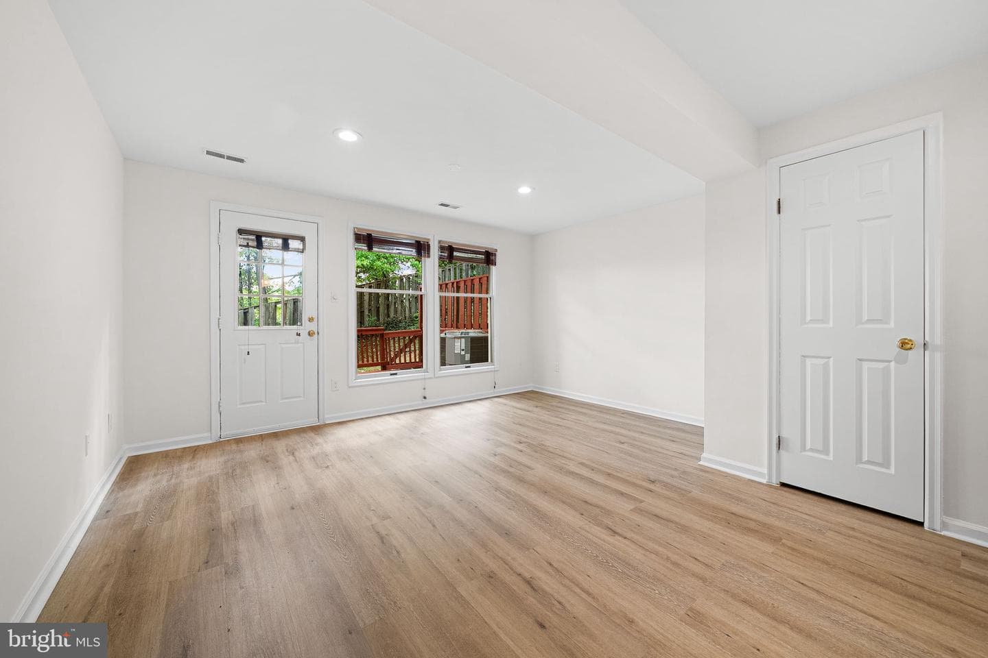 5048 9th Street S photo 23
