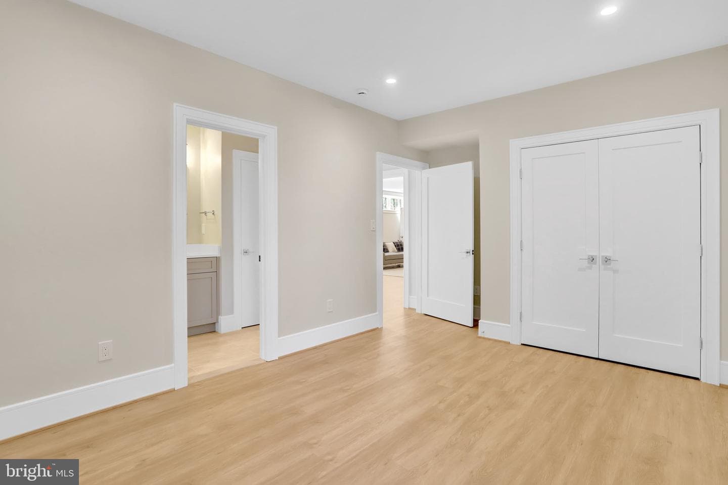 501 N Jefferson Street photo 69