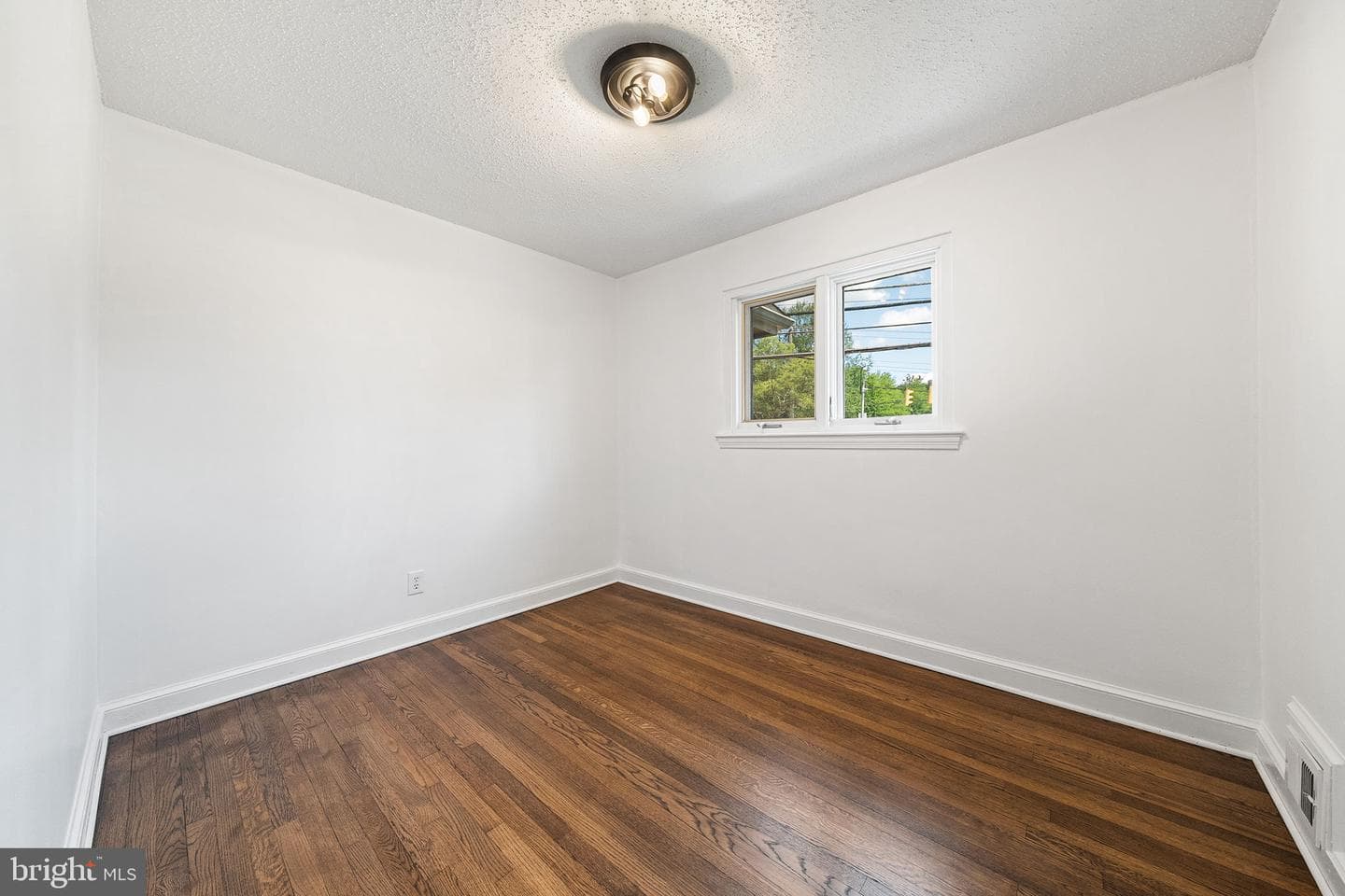 5400 Williamsburg Boulevard photo 20