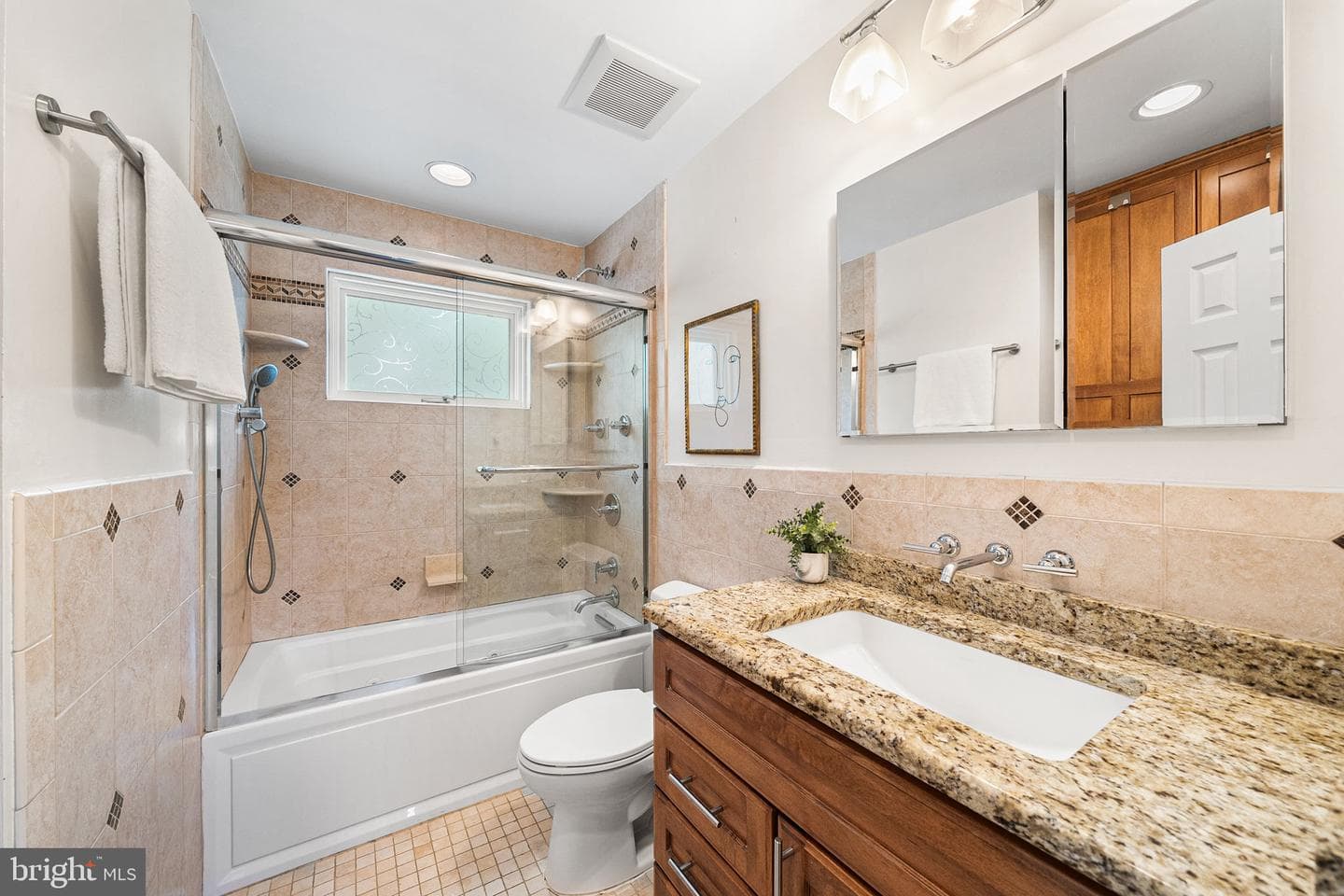 5400 Williamsburg Boulevard photo 21