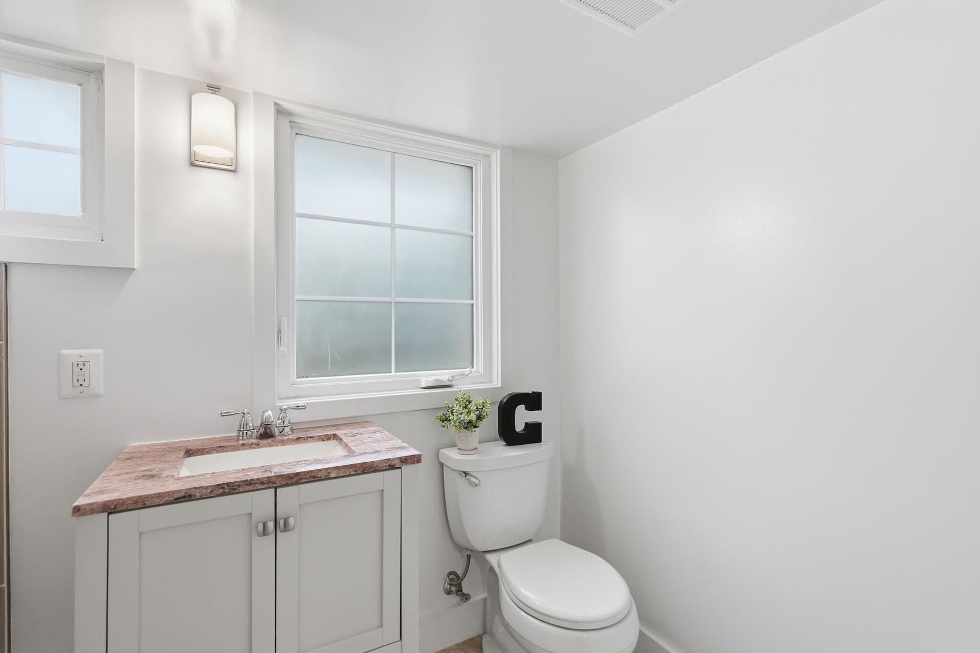 1611 N Highland Street N photo 33