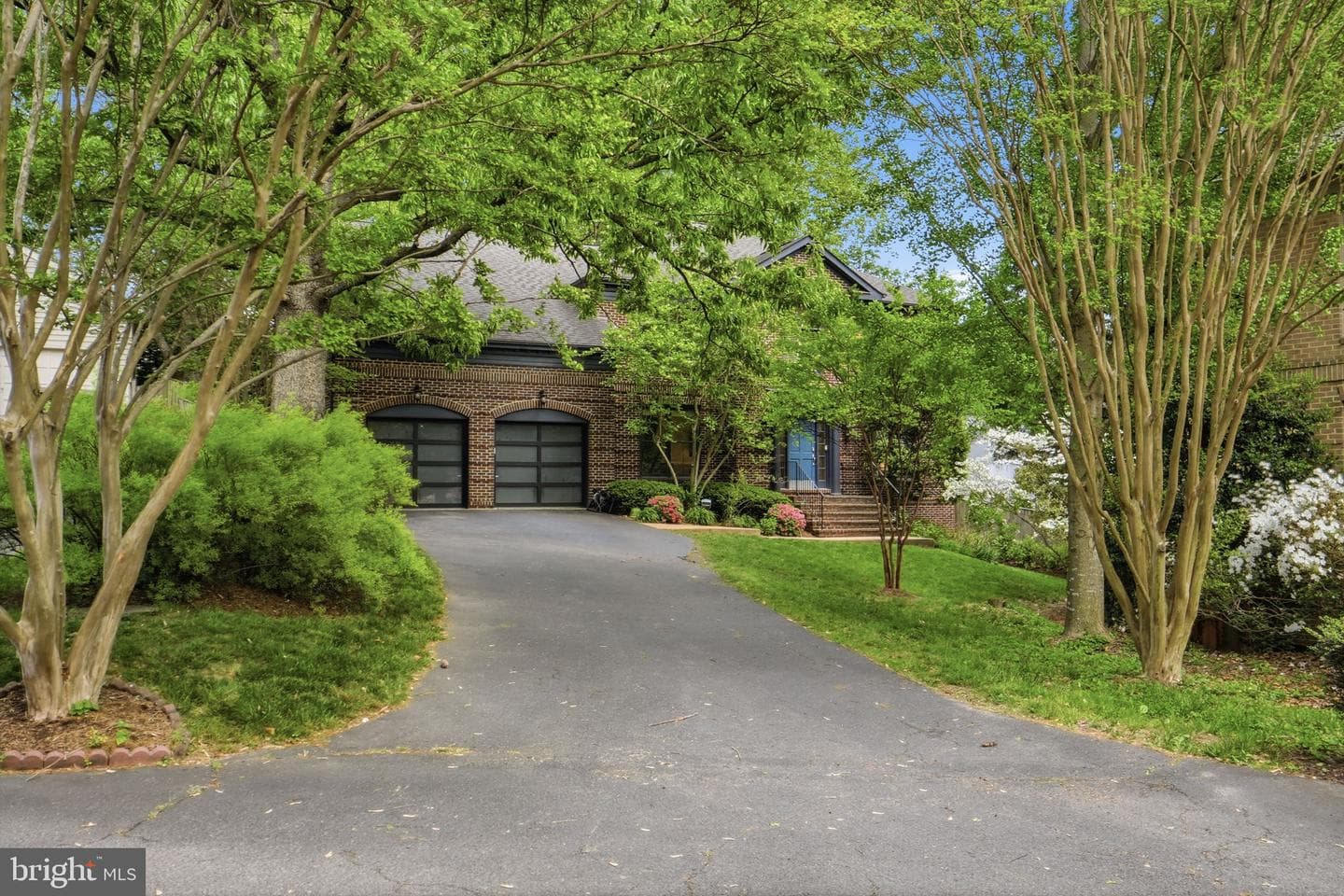 2235 Military Road photo 75