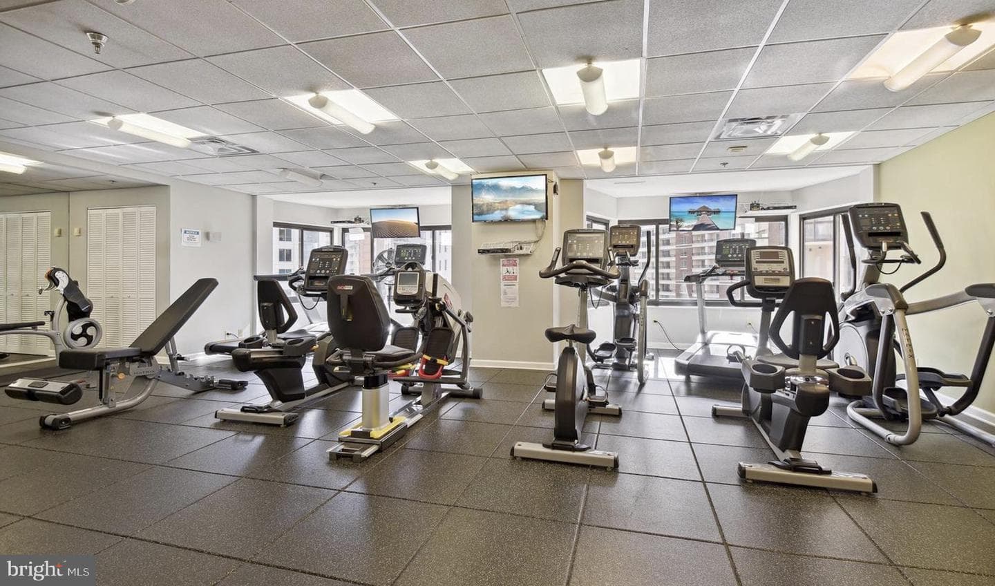 900 N Stafford Street #1107 photo 21