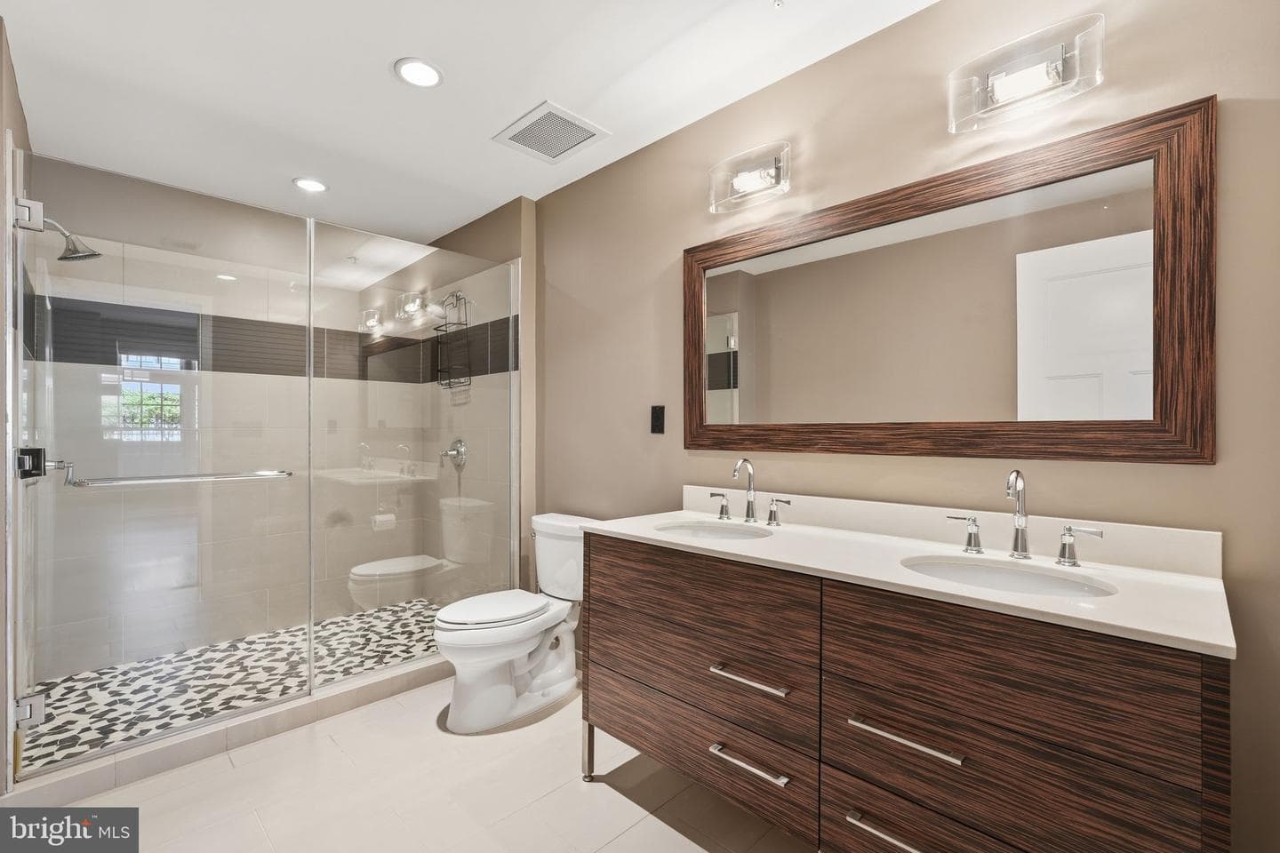 1610 N Queen Street #241 photo 39