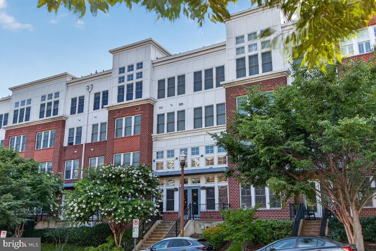 1418 N Rhodes Street #b417, Arlington