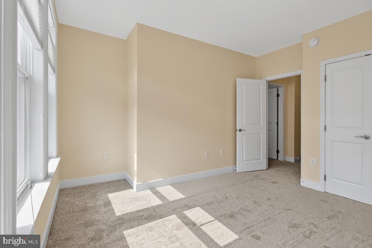 1418 N Rhodes Street #b417 photo 32
