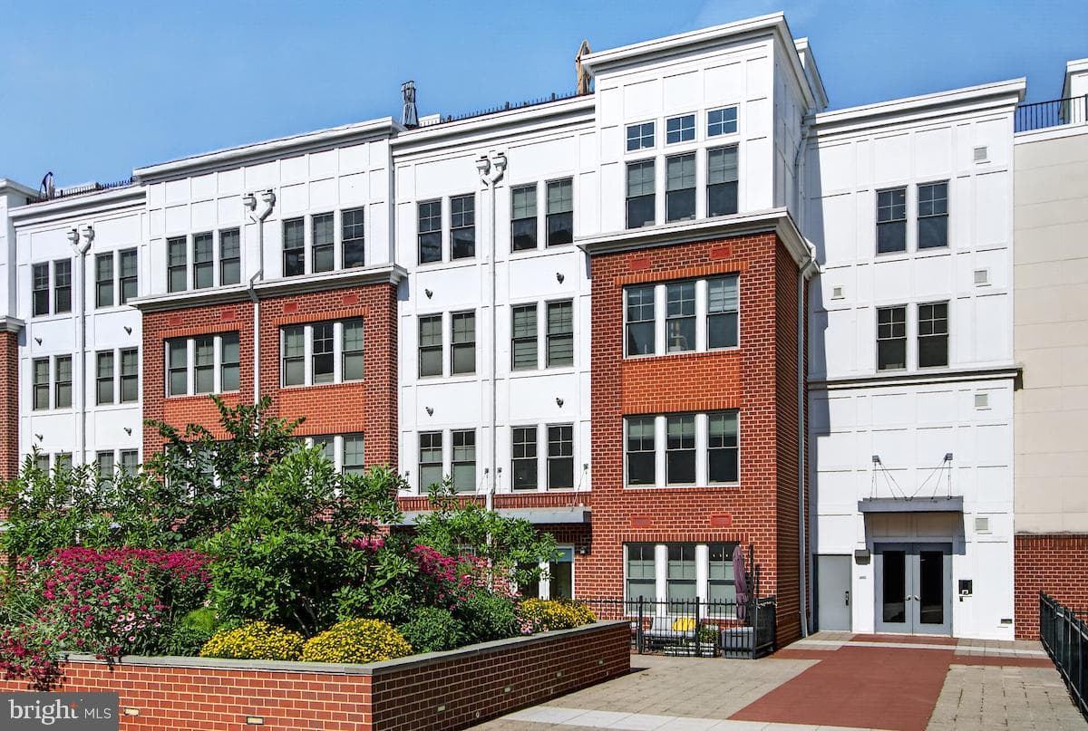 1418 N Rhodes Street #b417 photo 57