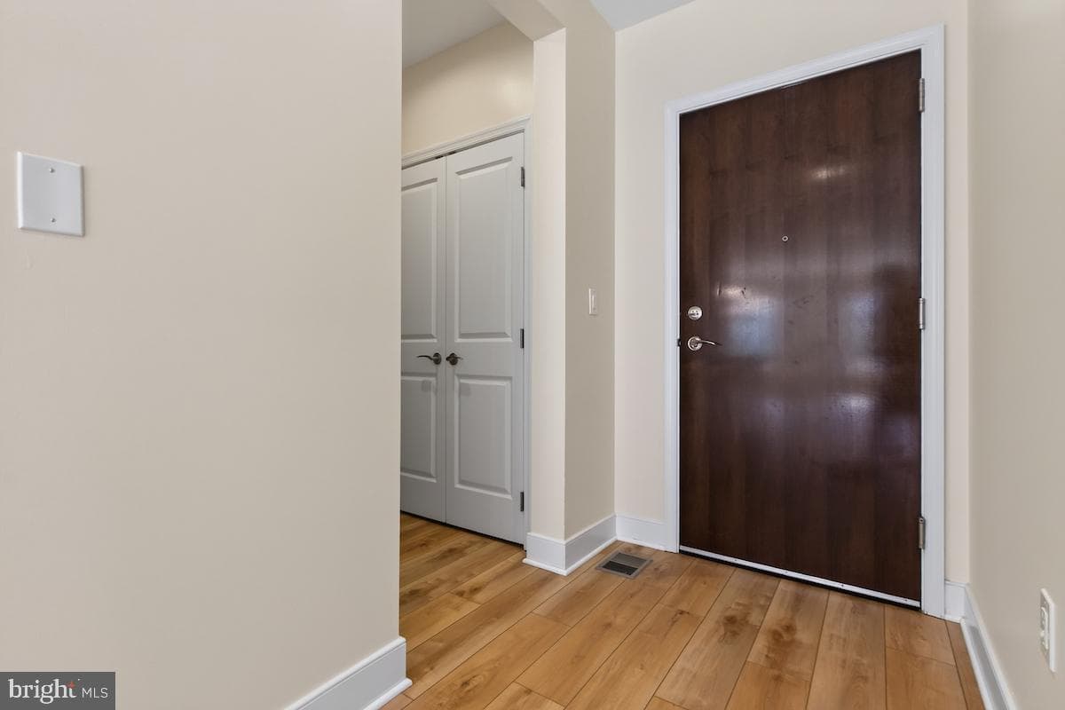 1418 N Rhodes Street #b417 photo 6