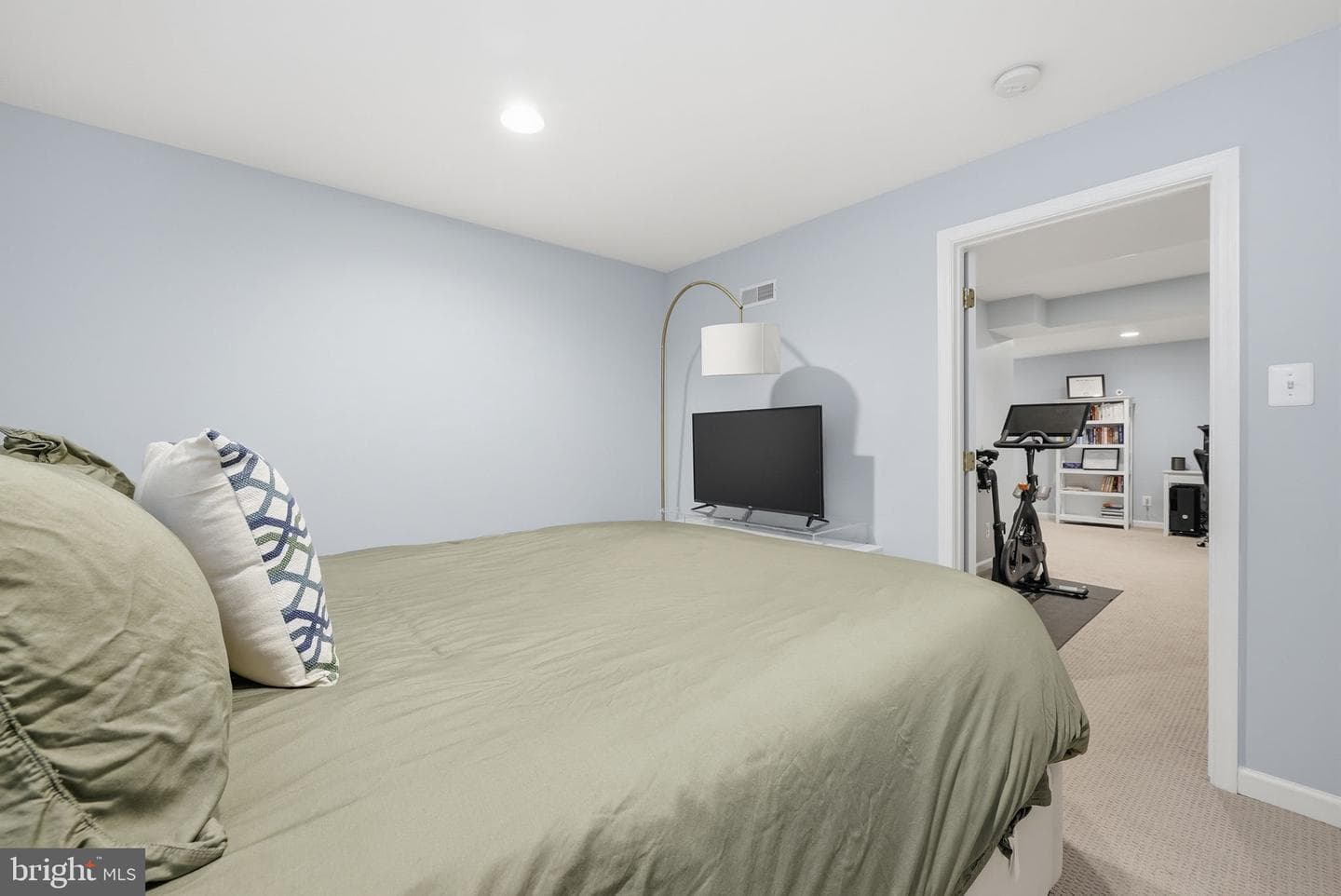 2556 S Arlington Mill Dr #3 photo 32