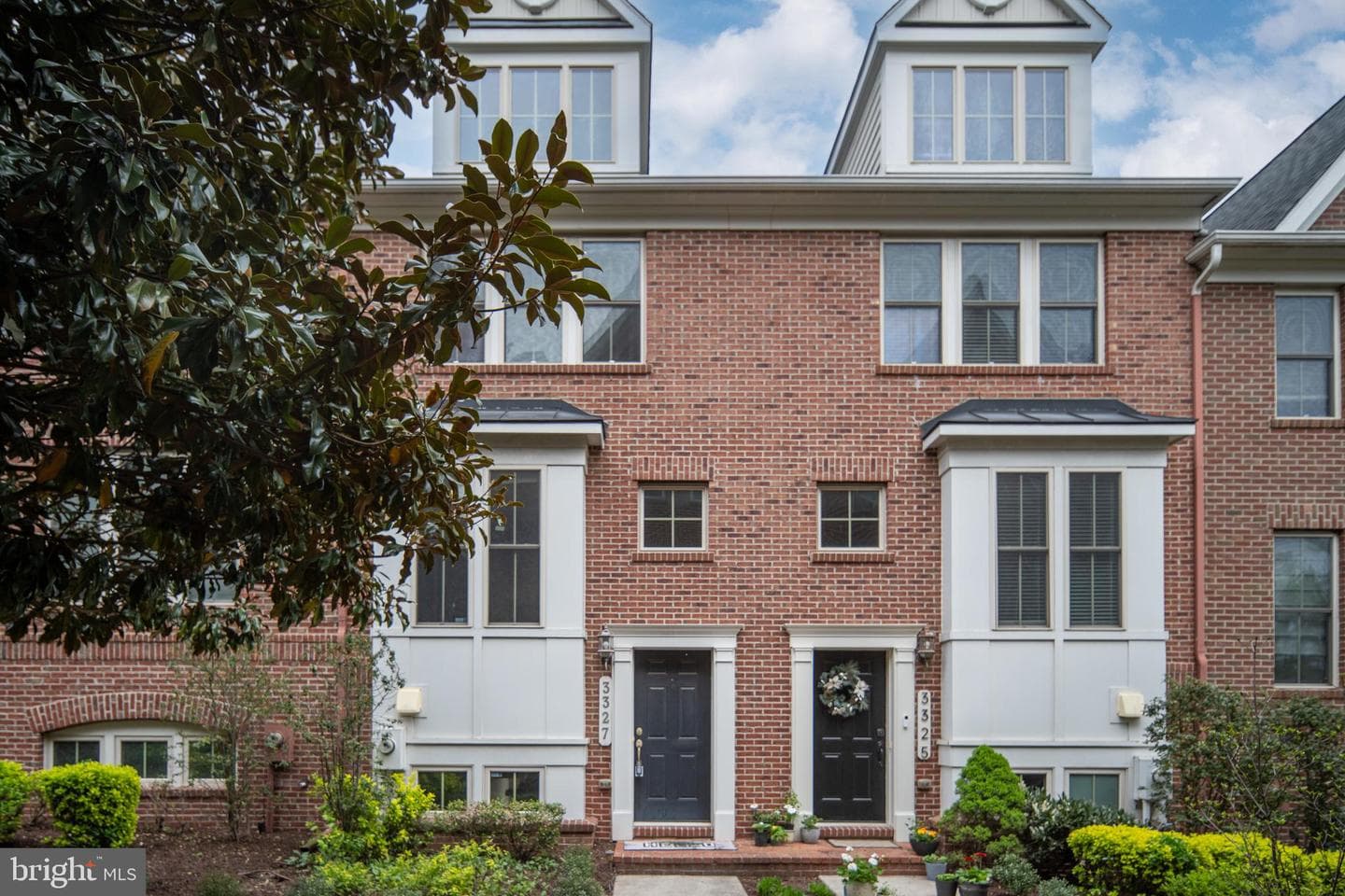 3327 Kemper Road, Arlington