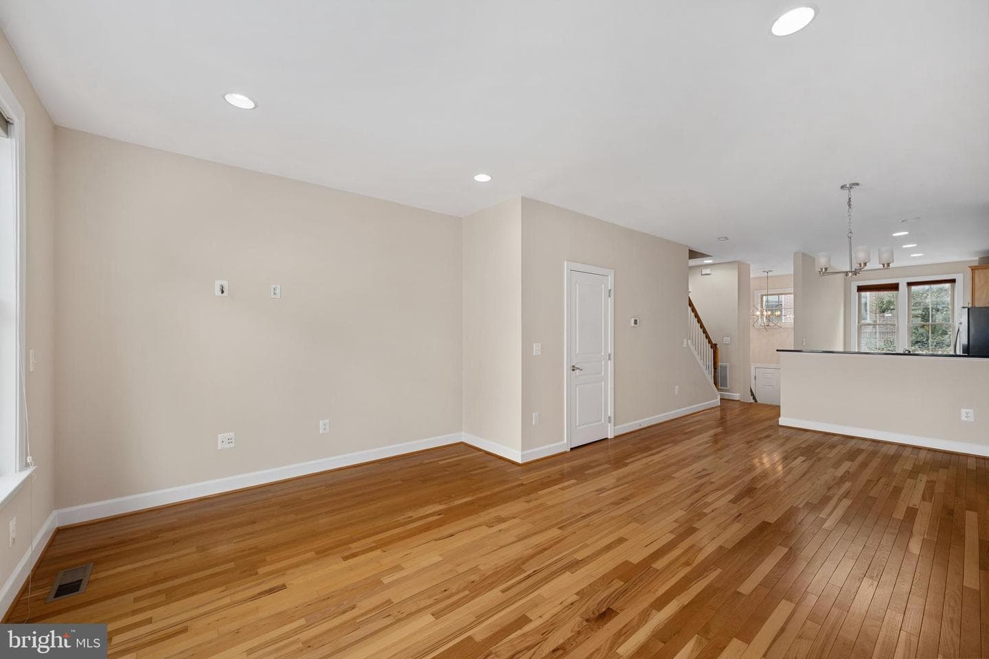 3327 Kemper Road photo 11