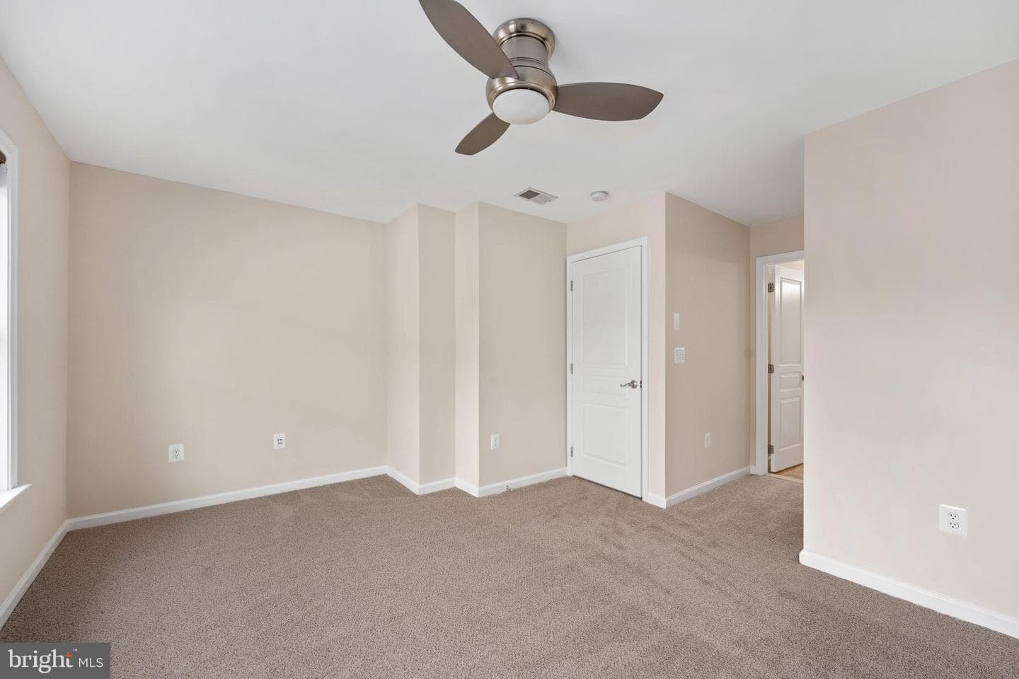 3327 Kemper Road photo 21