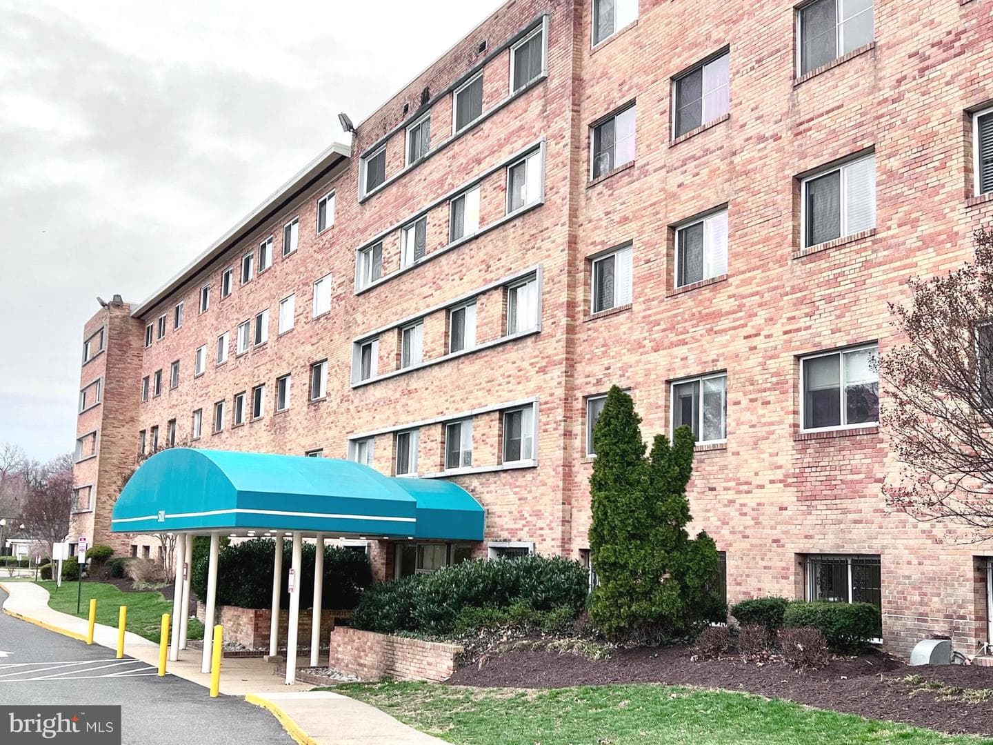 5111 8th Road S #203, Arlington