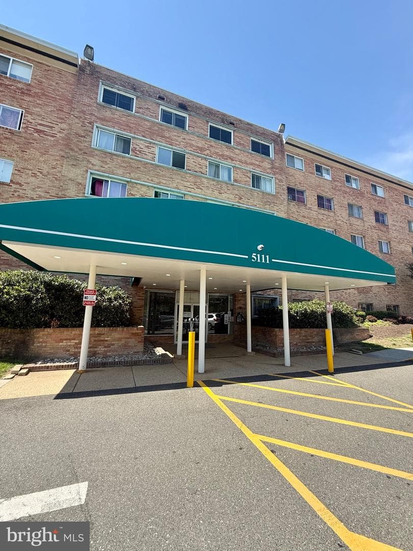 5111 8th Road S #203, Arlington
