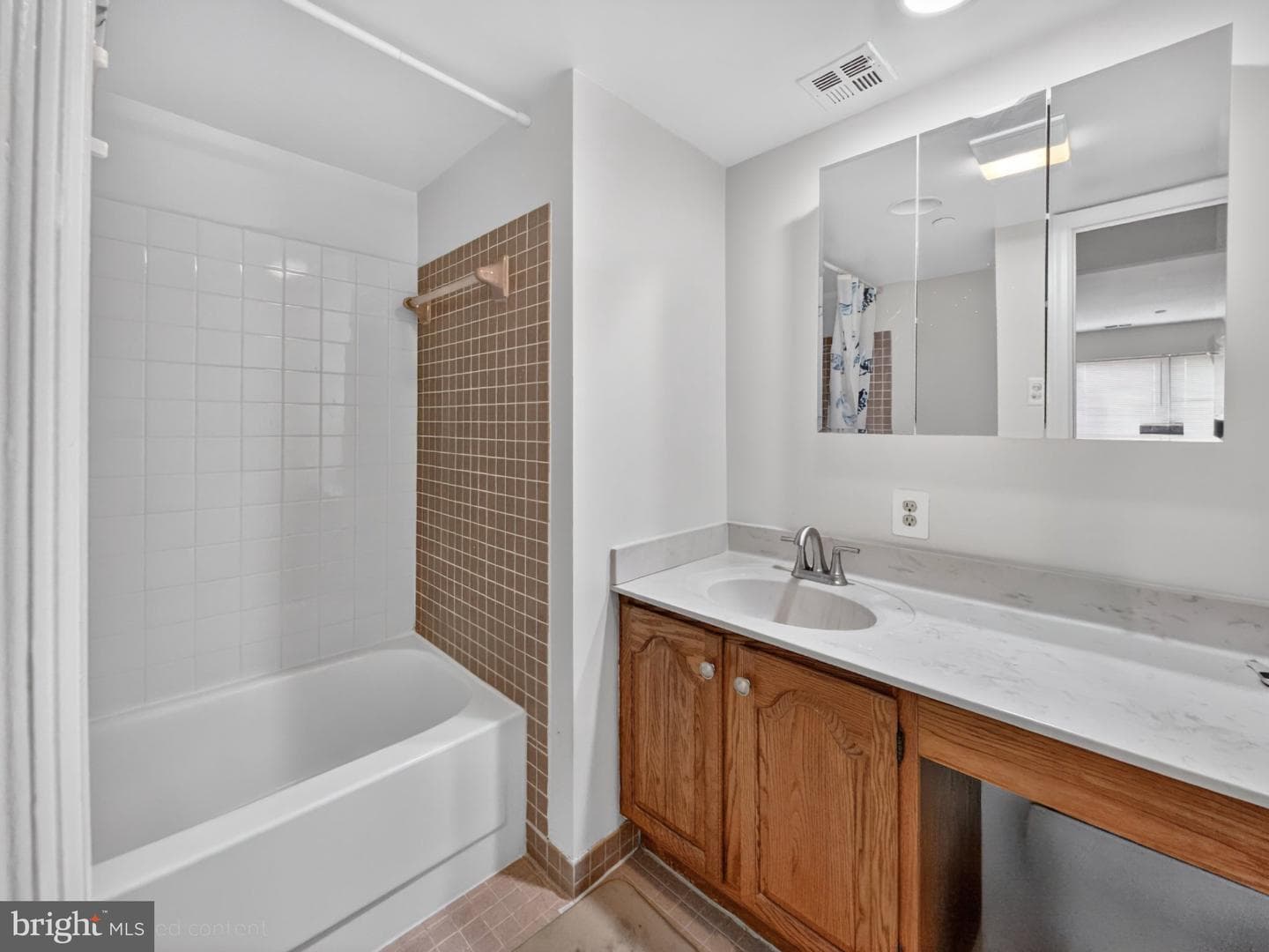 1301 N Courthouse Road #1803 photo 19