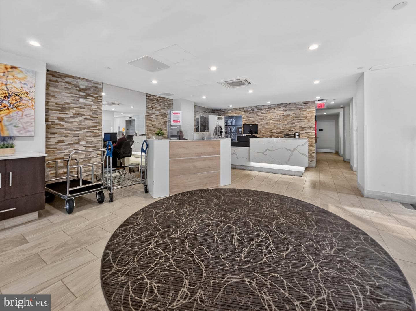 1301 N Courthouse Road #1803 photo 25