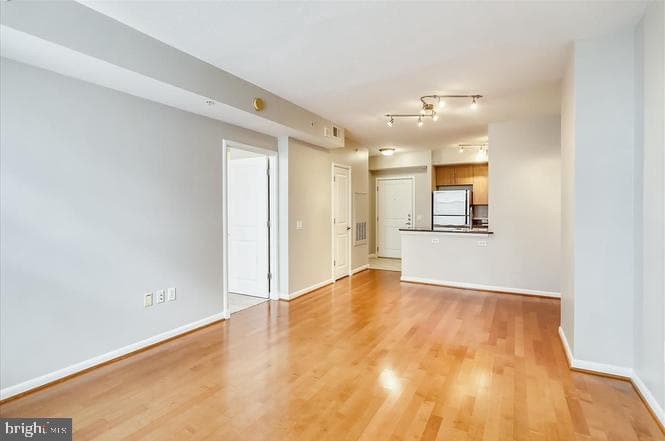 1021 N Garfield Street #804 photo 10