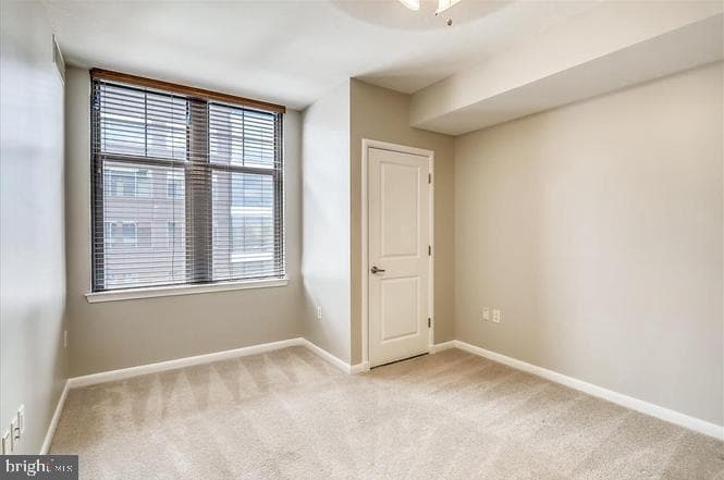1021 N Garfield Street #804 photo 14