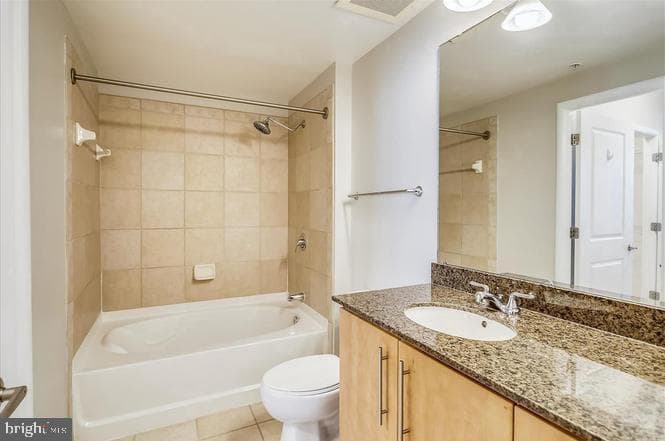 1021 N Garfield Street #804 photo 17