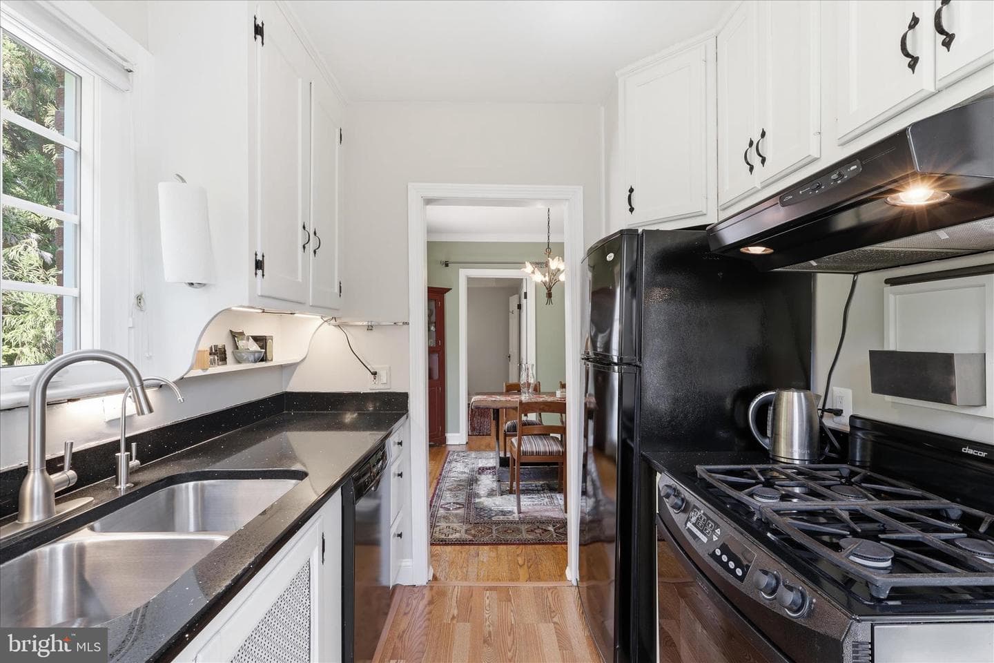 1616 N Taylor Street photo 14