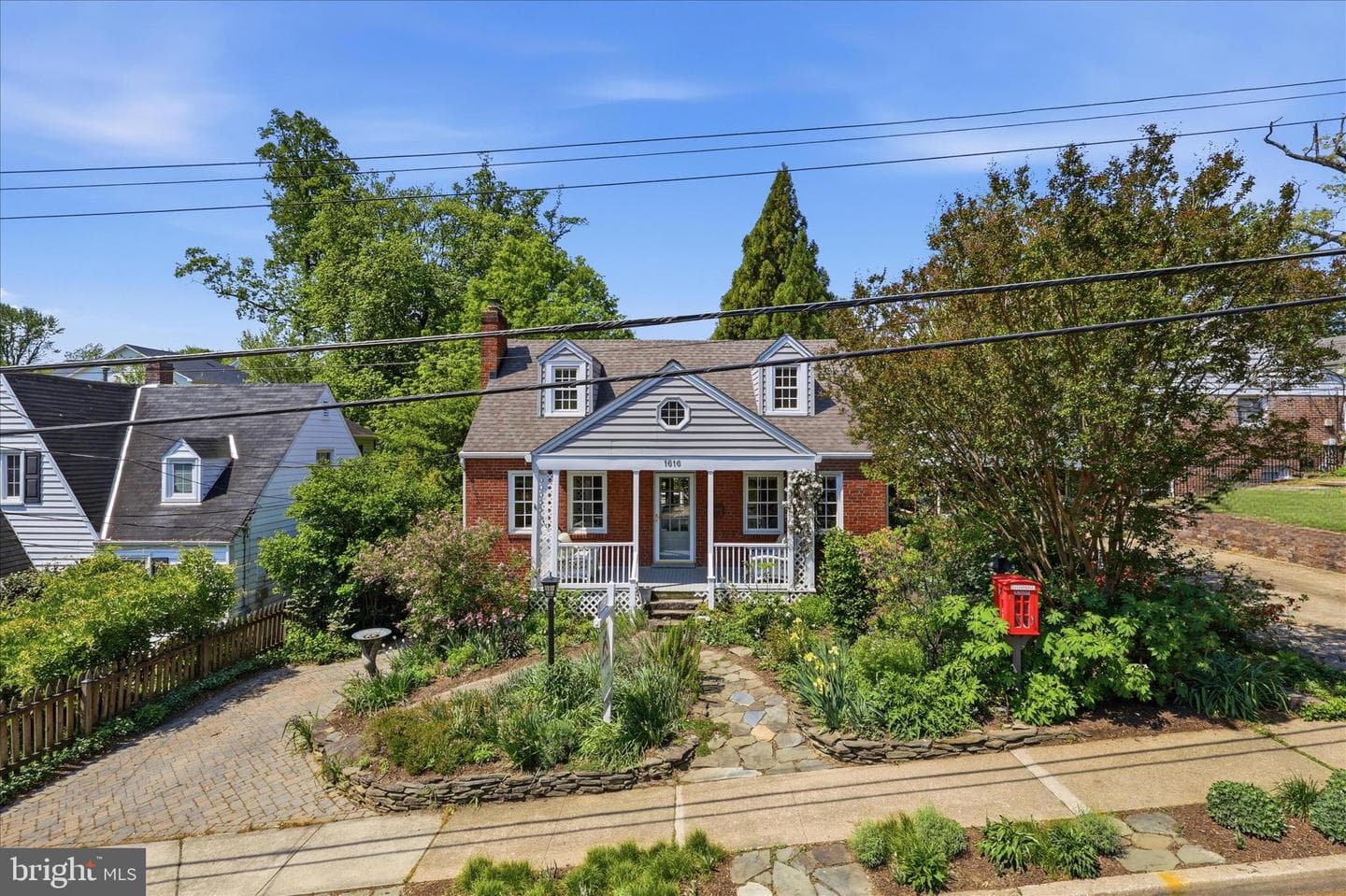 1616 N Taylor Street photo 4
