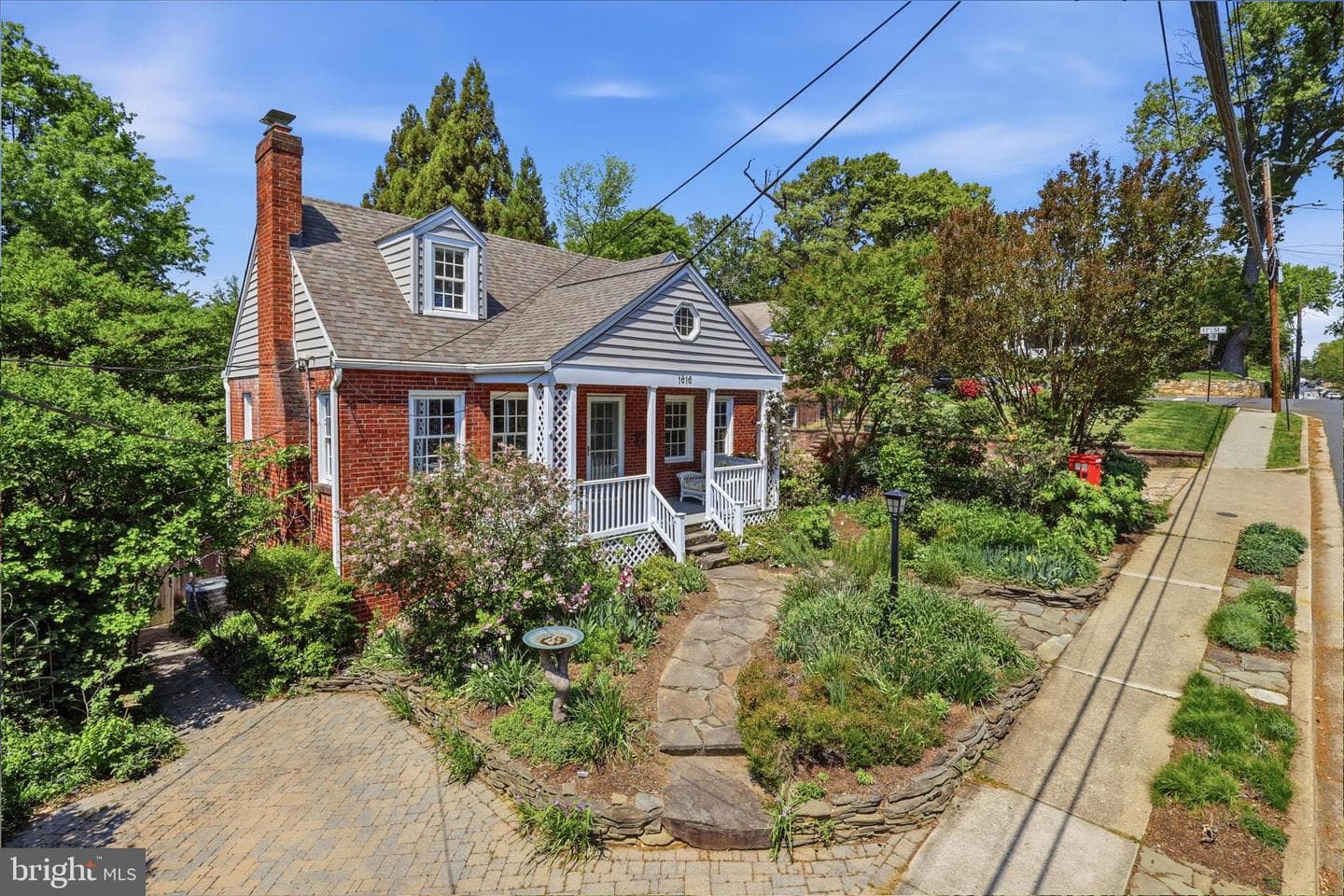 1616 N Taylor Street photo 5