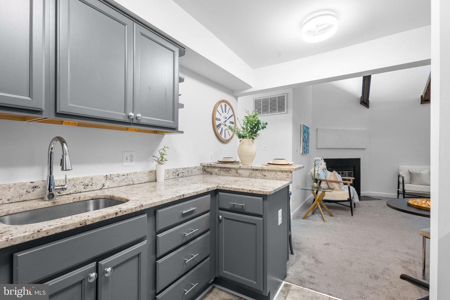 2104 N Scott Street #35 photo 13