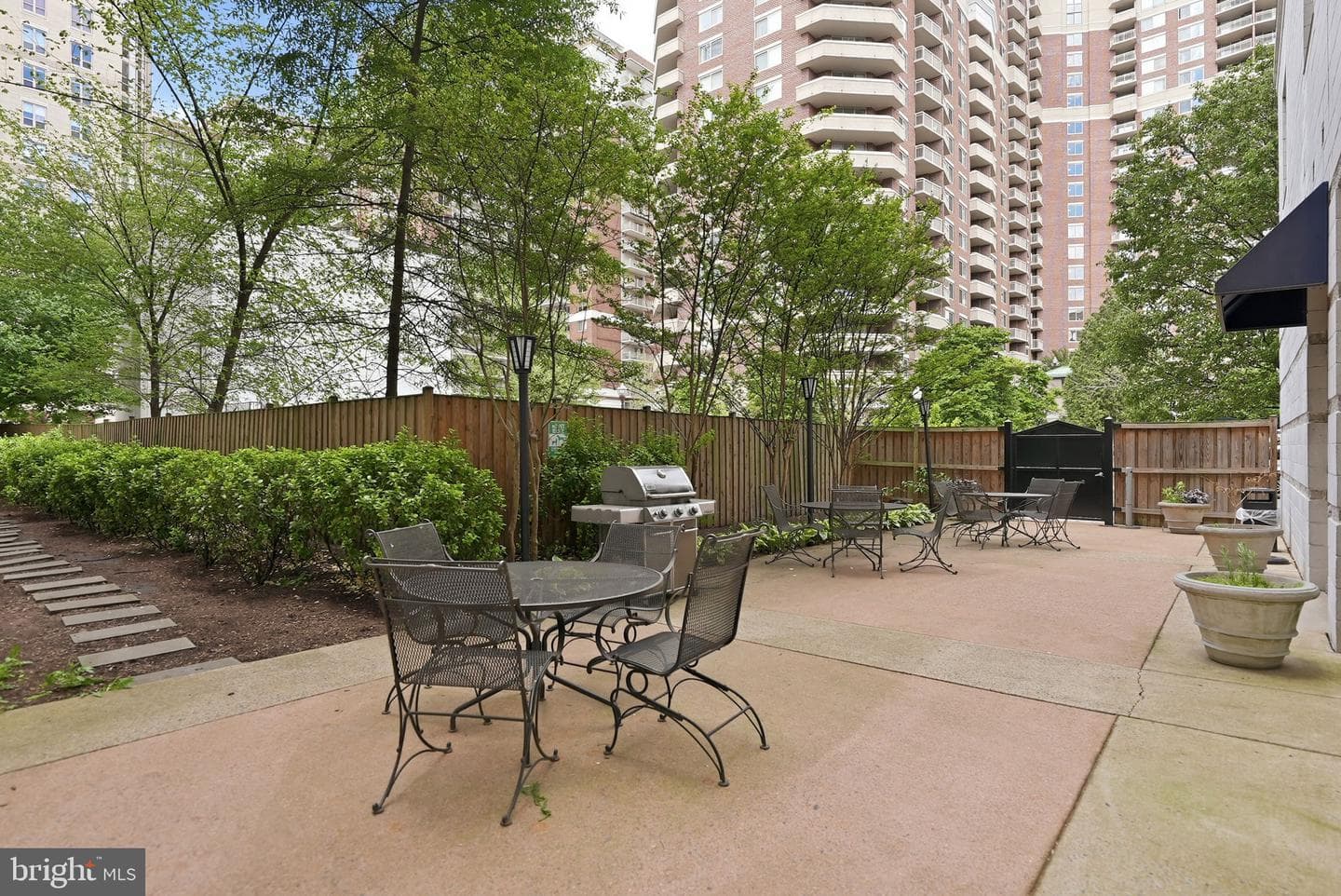 880 N Pollard Street #425 photo 35