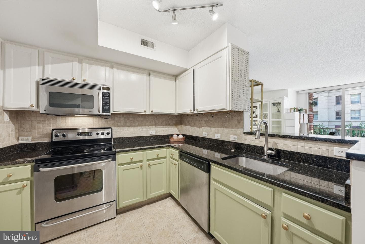 880 N Pollard Street #425 photo 4