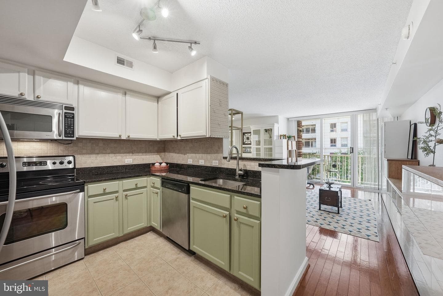 880 N Pollard Street #425 photo 5