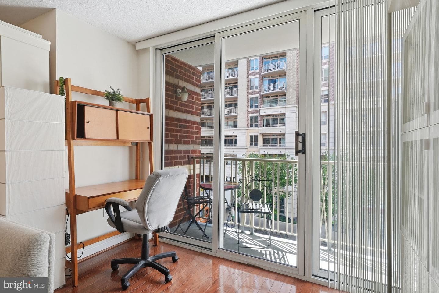 880 N Pollard Street #425 photo 9