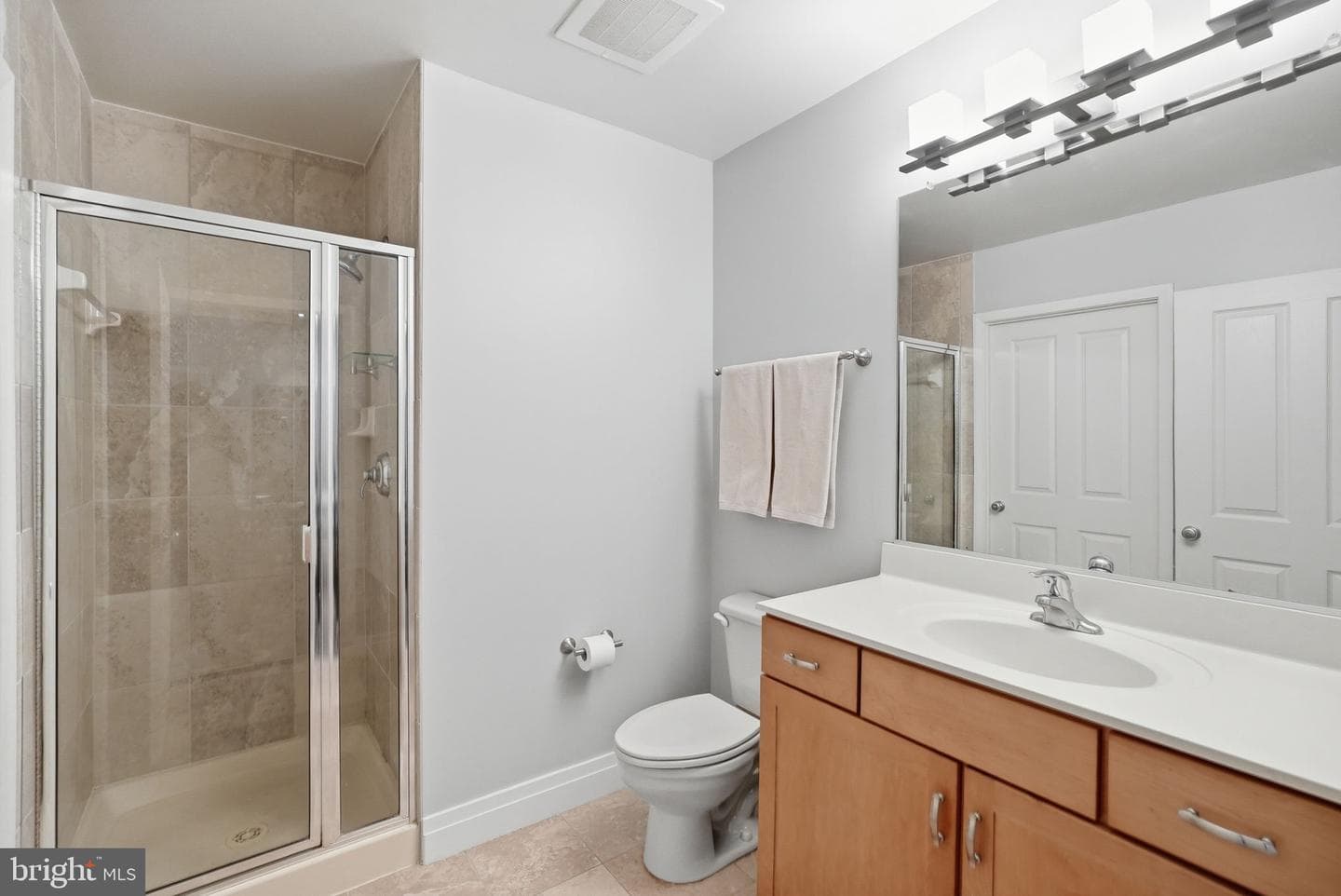 1205 N Garfield Street #306 photo 17