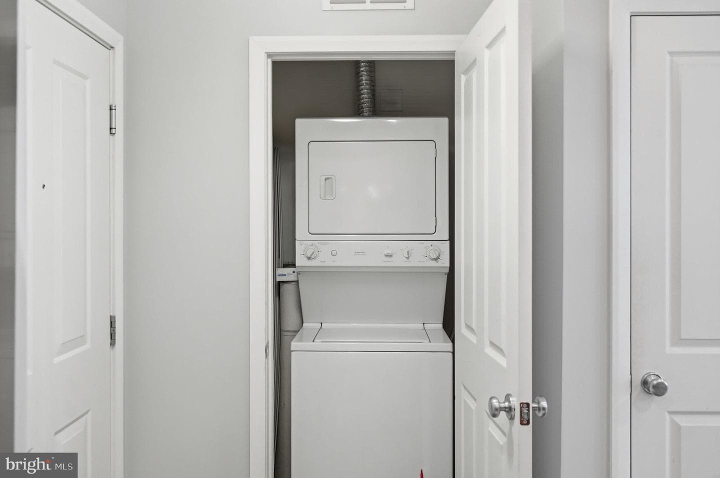 1205 N Garfield Street #306 photo 18