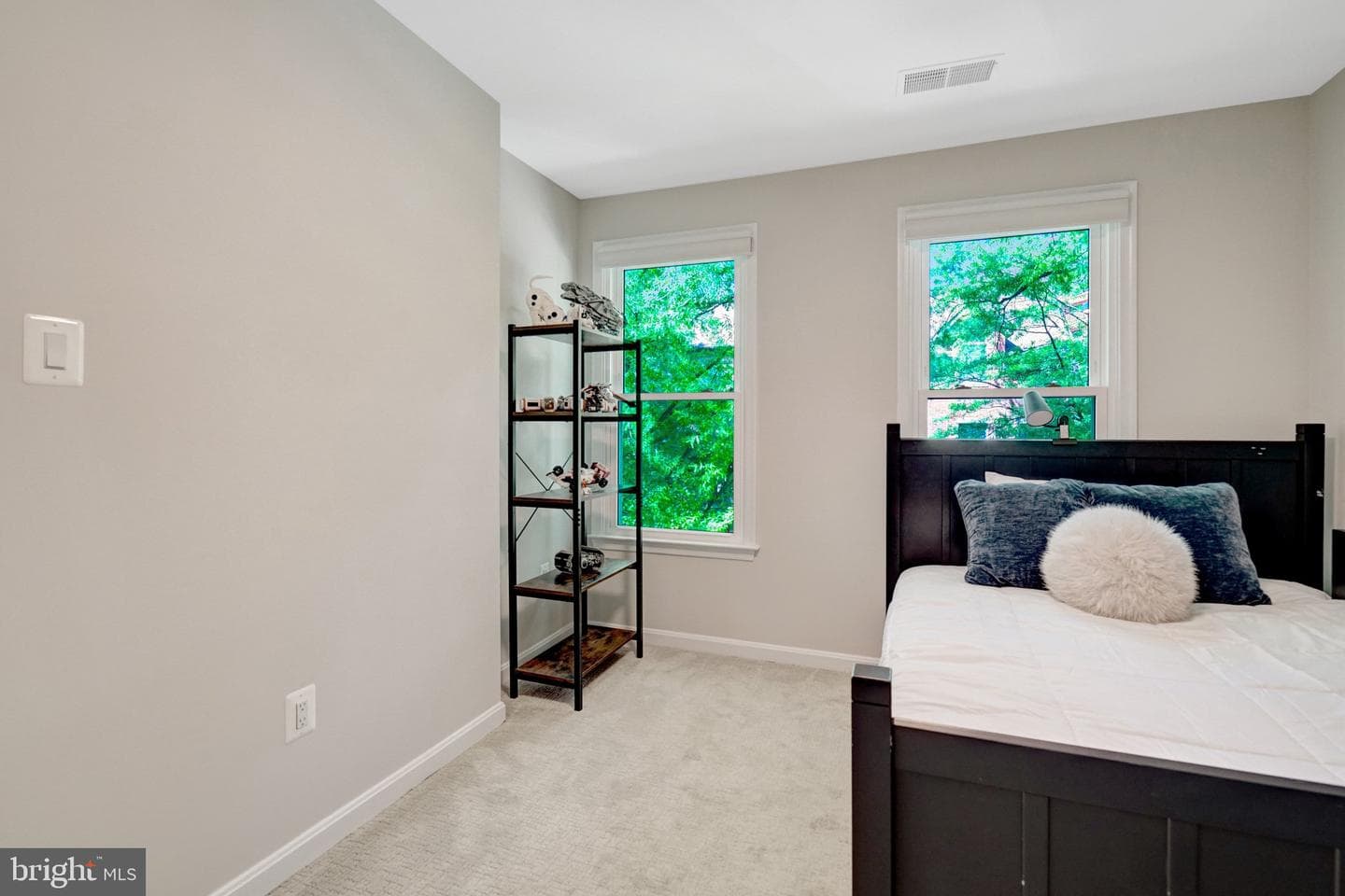 2622 N Fairfax Drive photo 36