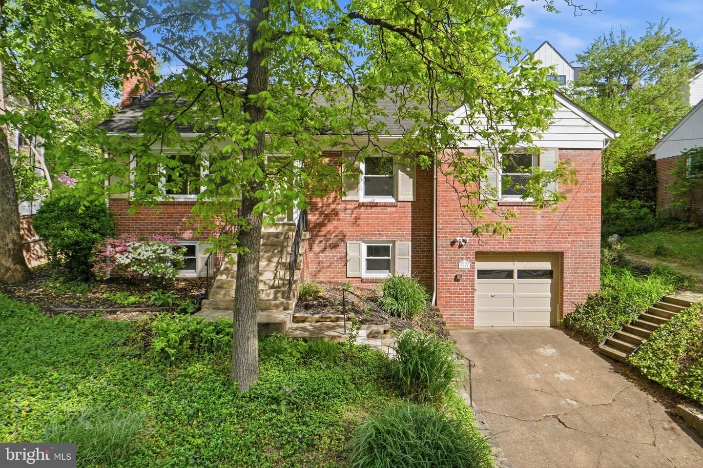 2351 N Vermont Street N, Arlington