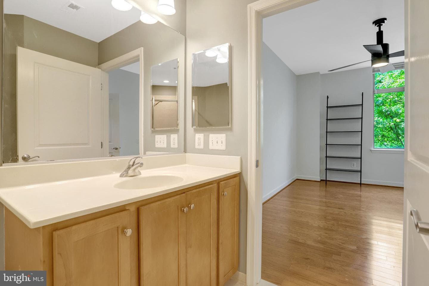 1000 N Randolph St # 304 photo 18