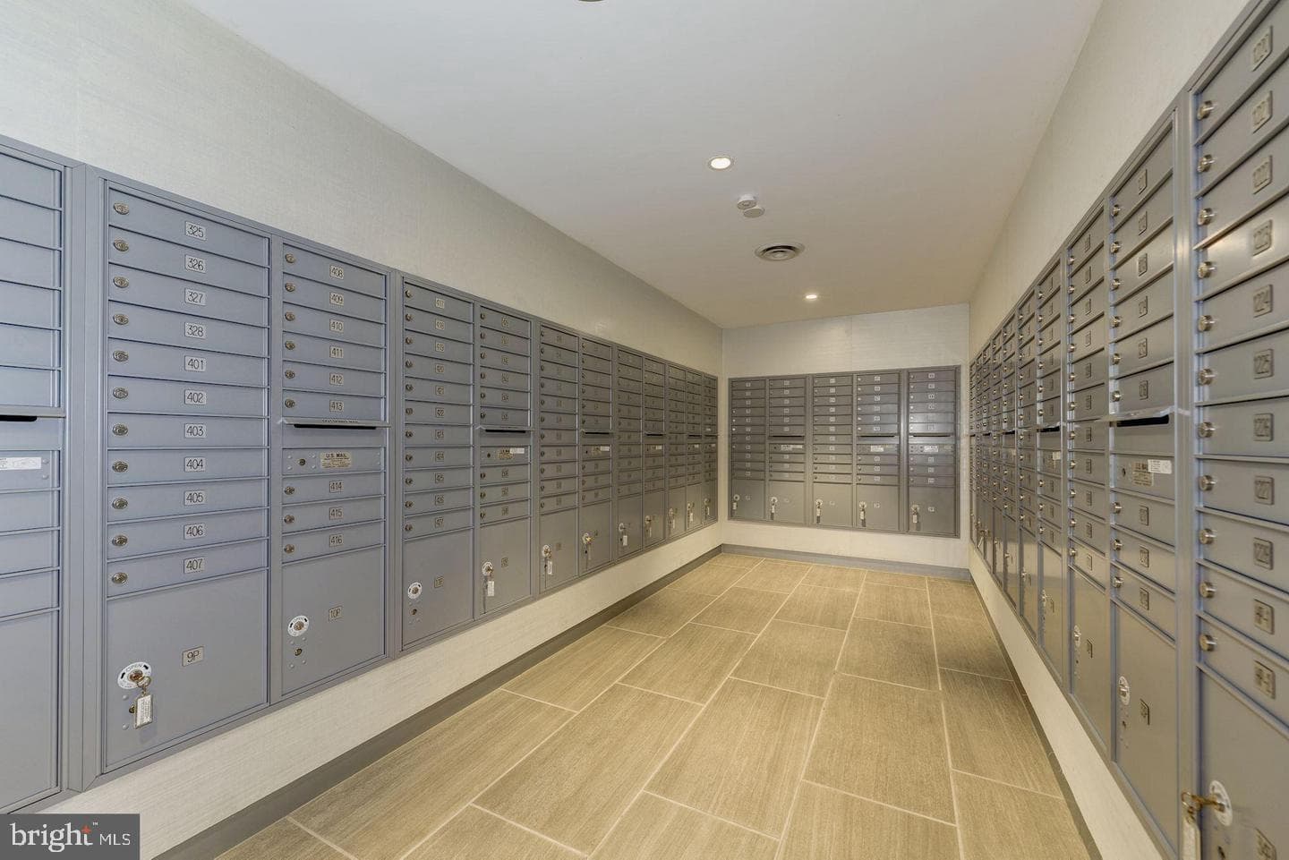 4141 N Henderson Road #302 photo 31