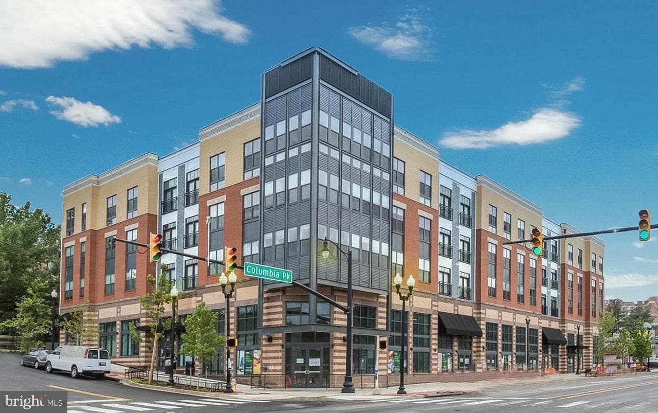 989 S Buchanan Street #214, Arlington