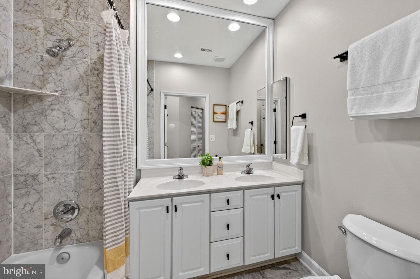 1320 N Wayne Street #108 photo 24