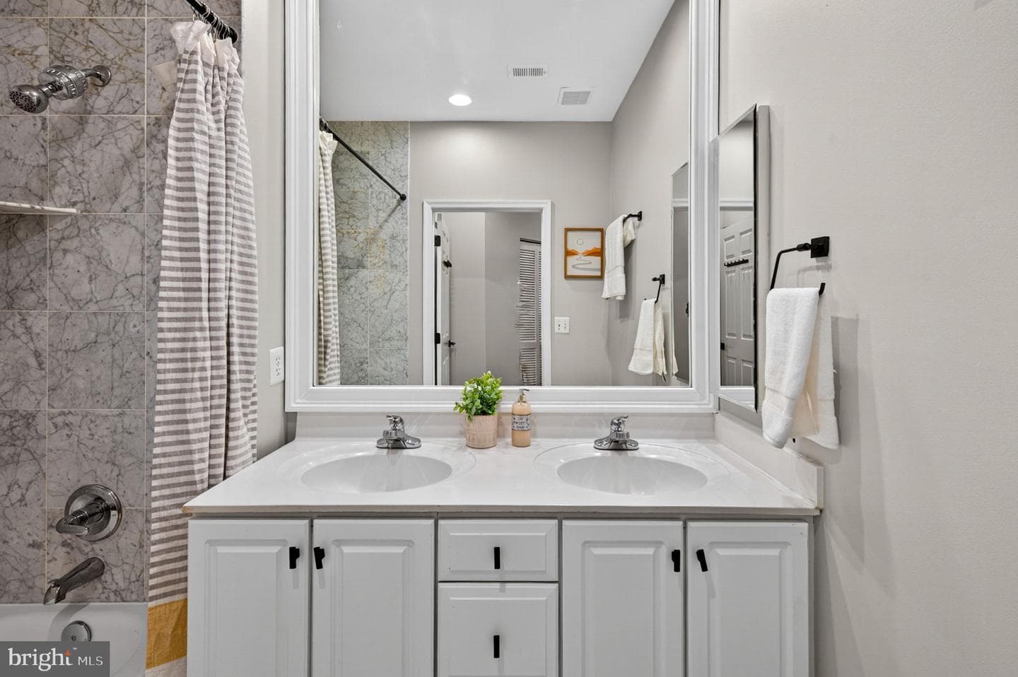 1320 N Wayne Street #108 photo 25