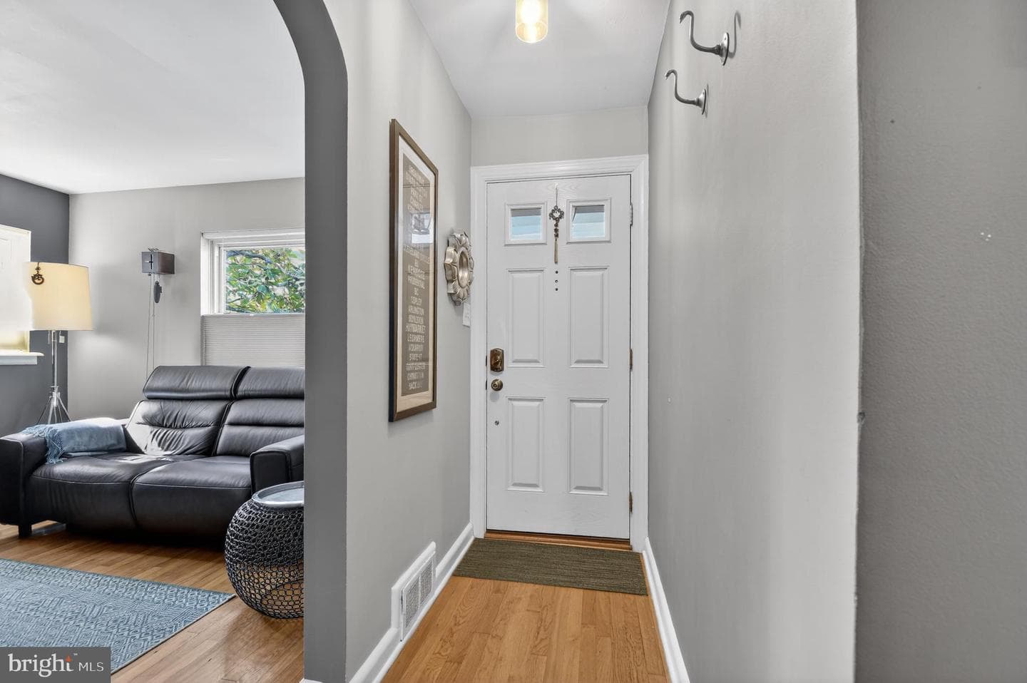 2245 Buchanan St N photo 2