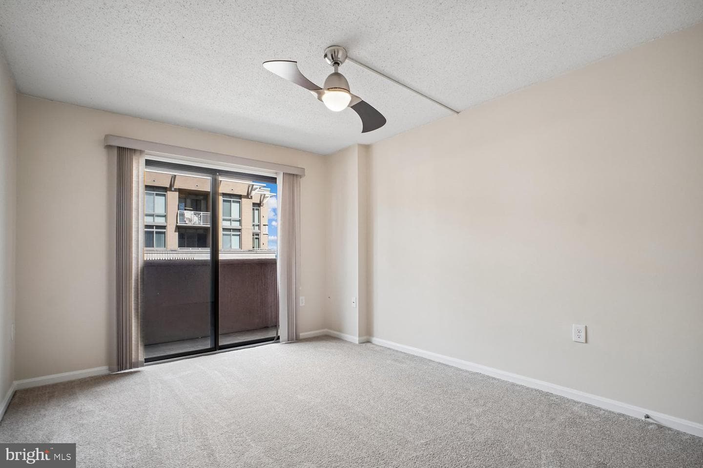 1301 N Courthouse Road #1612 photo 26
