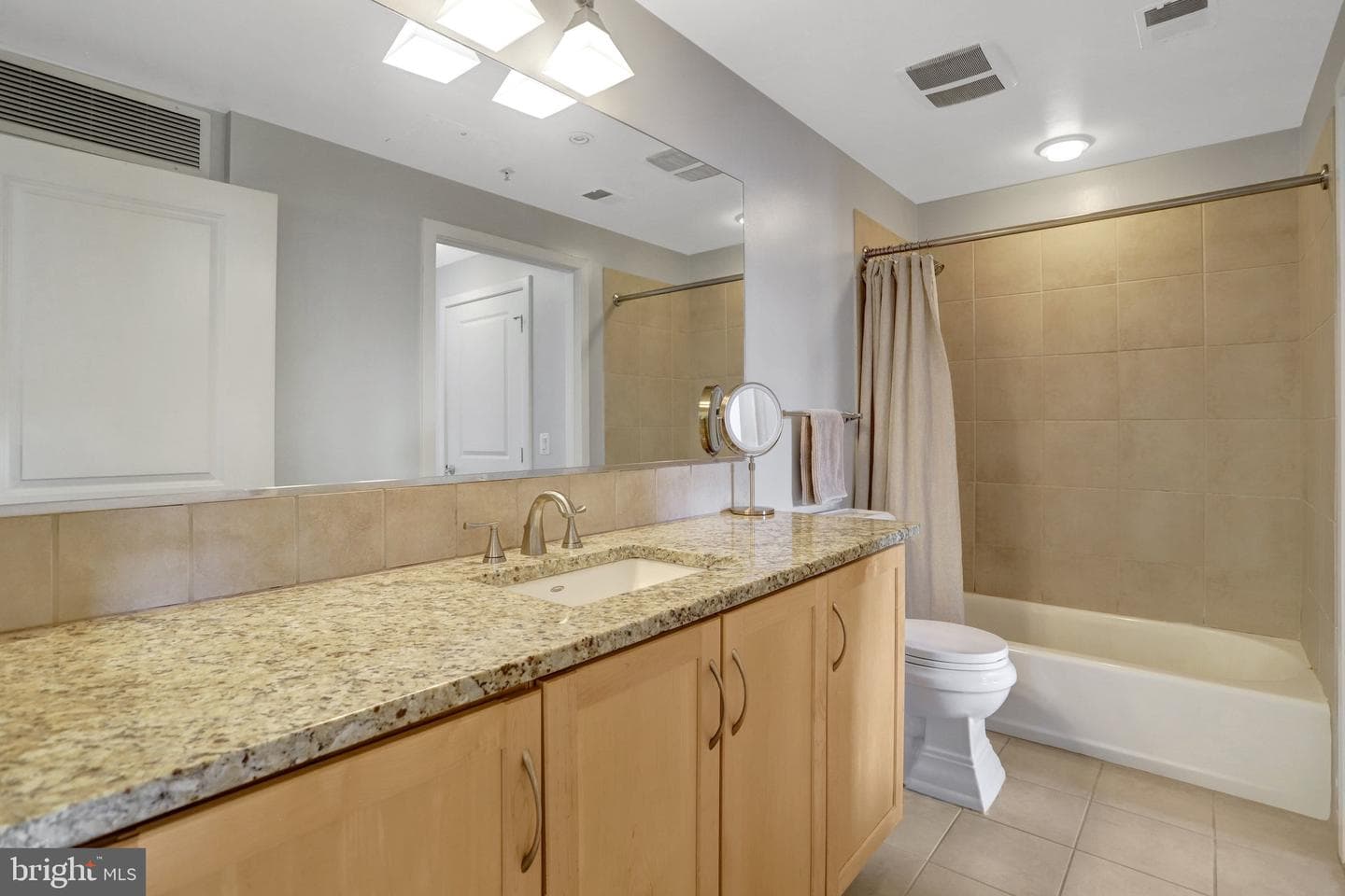 888 N Quincy Street #906 photo 13