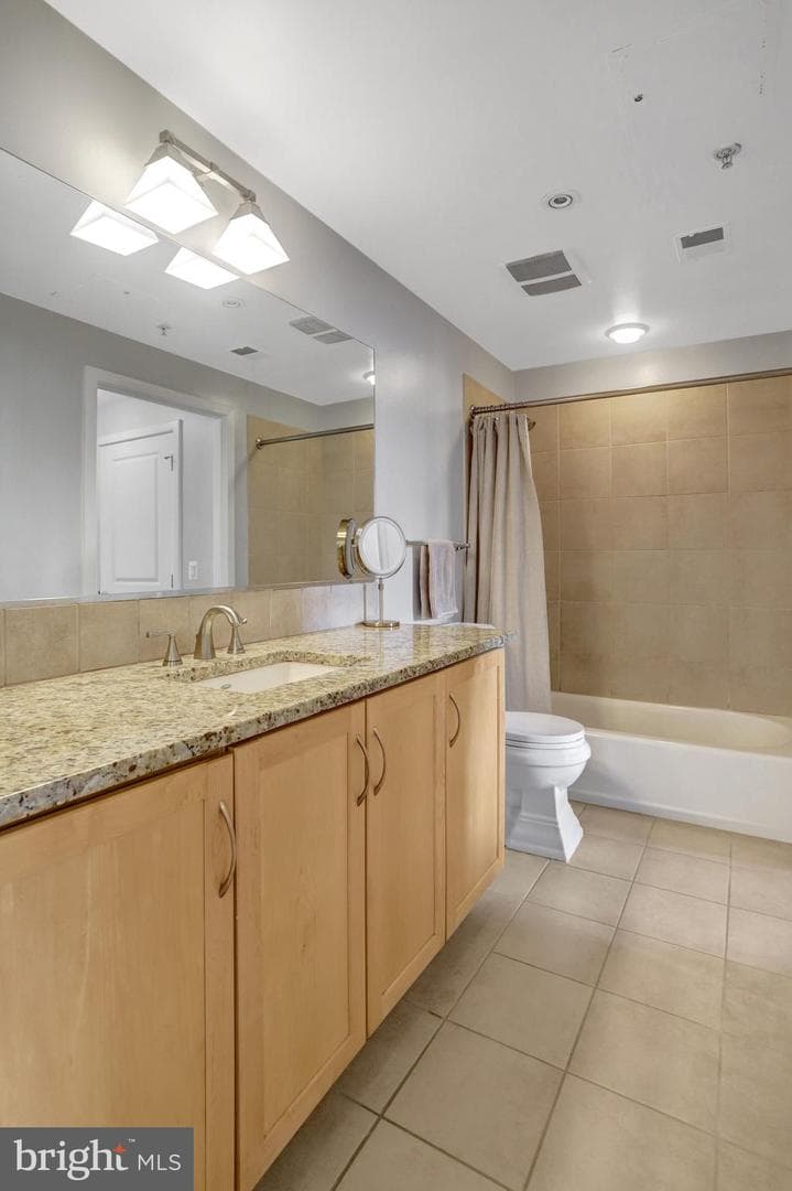 888 N Quincy Street #906 photo 14
