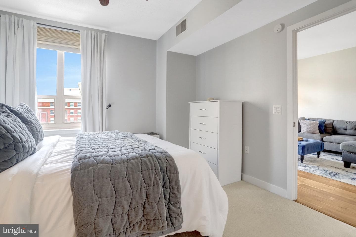 888 N Quincy Street #906 photo 16